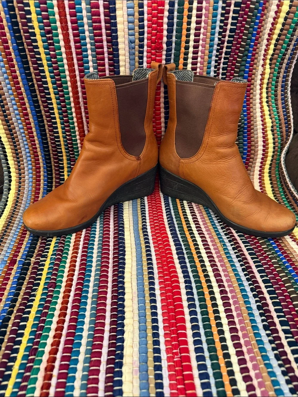 UGG Dupre Leather wedge boots, genuine sheepskin insoles size 8 size 8